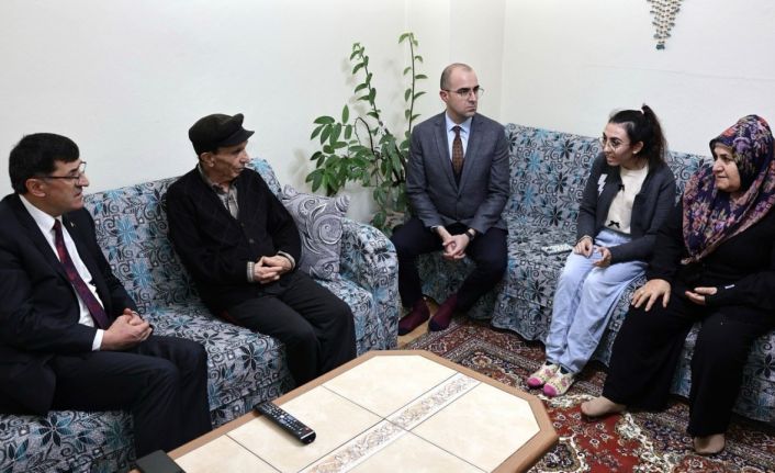 Başkan Kahveci’den köpek saldırısı sonucu yaralanan anne ve kızına ’geçmiş olsun’ ziyareti