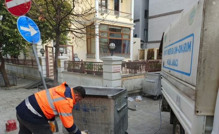 Başkan Kurnaz: "Çöp konteynerlerinin bakımını yapıp tasarruf ediyoruz"