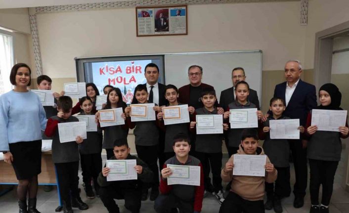 Başkan Özdoğan, öğrencilerin karne sevincine ortak oldu