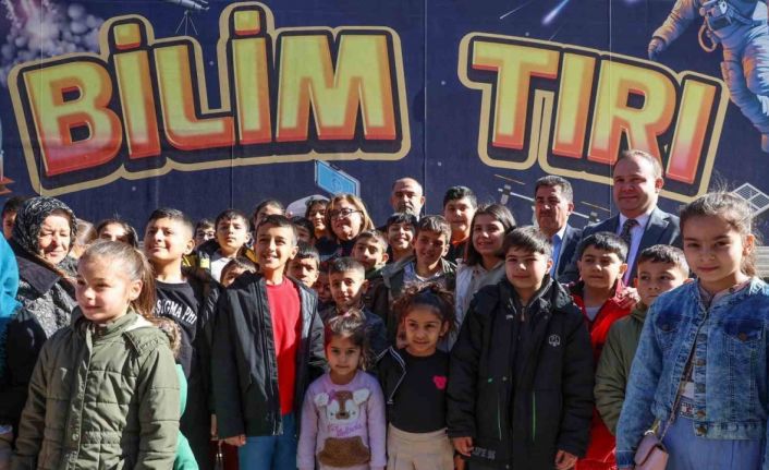 Başkan Şahin, Nizipli çocuklarla bilim tırında buluştu