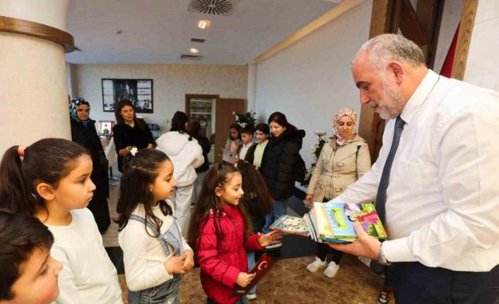 Başkan Sandıkçı: "Her daim çocuklarımızın ve gençlerimizin yanında olmaya devam edeceğiz"