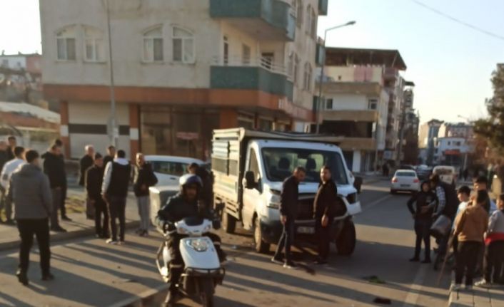 Batman’da hafif ticari araç ile otomobil çarpıştı: 1 yaralı