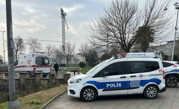 Bayrampaşa’da parkta intihar: Şahsın sanal kumarda para kaybettiği için kendini vurduğu iddia edildi