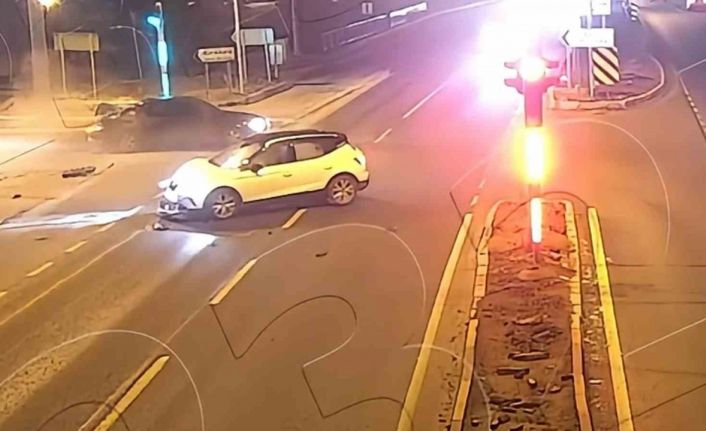 Bir anlık dikkatsizlik kazalara davetiye çıkardı: O anlar kamerada