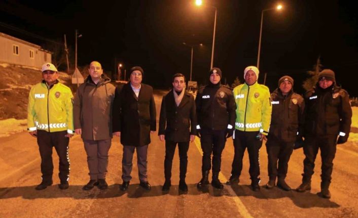 Çameli protokolü yeni yıla görev başında giren personeli yalnız bırakmadı