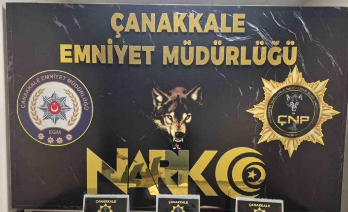 Çanakkale’de bir aracın yolcu koltuğunda piyasa değeri 3.5 milyon TL olan 1 kilo 50 gram metamfetamin ele geçirildi