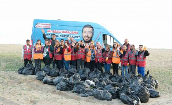 Ceyhan Belediyesi, İncirli Plajı’nı pırıl pırıl yaptı