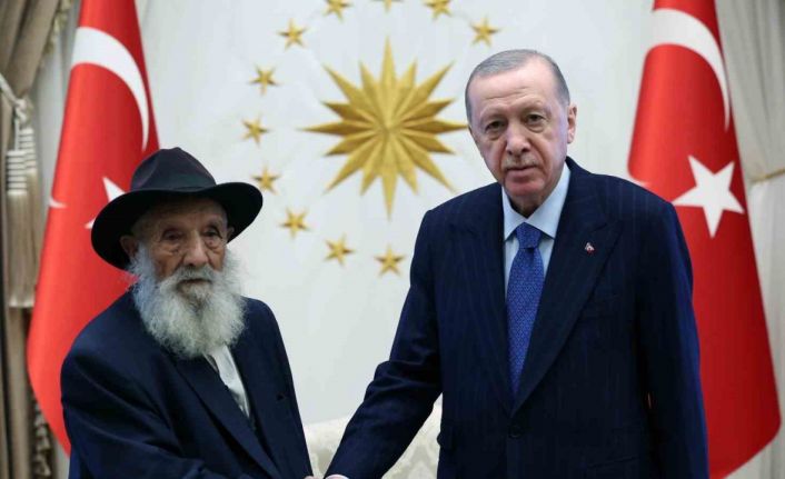 Cumhurbaşkanı Erdoğan, Alevi Dedesi Ahmet Uğurlu ile görüştü