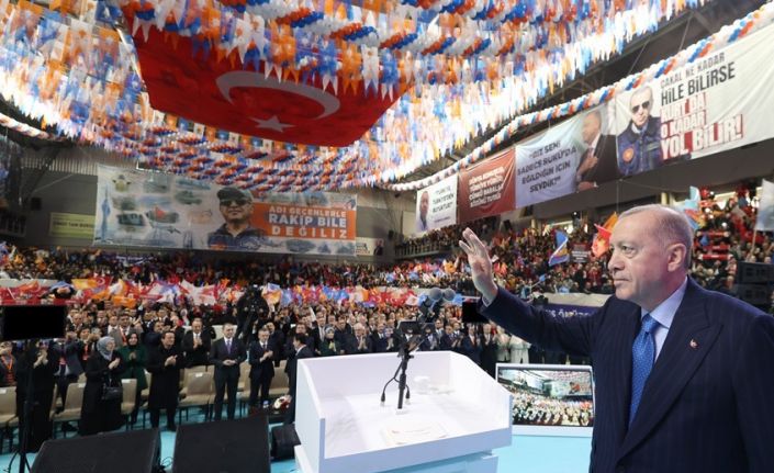 Cumhurbaşkanı Erdoğan: "Halep Kalesi’ne asılan ay yıldızlı sancak CHP’ye niye dokunuyor"