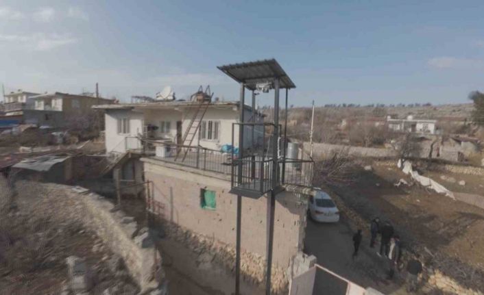 Diyarbakır’da görme ve yürüme engelli vatandaşa asansör yapıldı