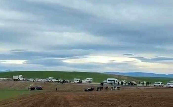 Diyarbakır’da üç araç tarlaya uçtu: 5 yaralı