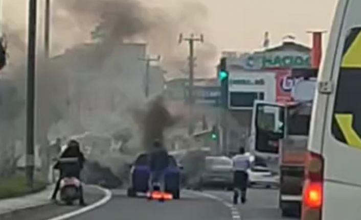 Düzce’de seyir halindeki otomobil alev aldı