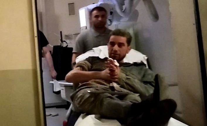 Elini makineye kaptıran işçinin parmağı koptu