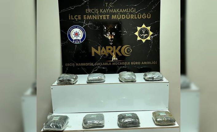 Erciş’te 8 kilo 750 gram uyuşturucu ele geçirildi