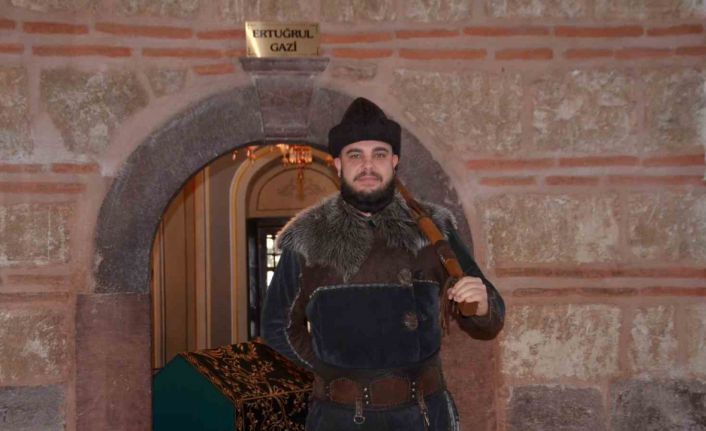Ertuğrul Gazi Türbesi’ndeki ’Saygı Nöbeti’ metni Söğüt ruhuna uygun olarak değiştirildi