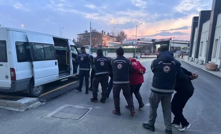 Erzincan’da göçmen kaçakçılığı suçundan 4 kişi tutuklandı