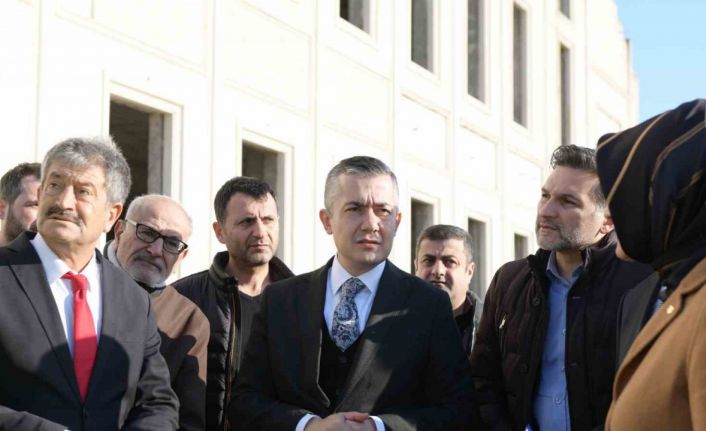 Esenyurt’ta yarım kalan projeler tamamlanıyor