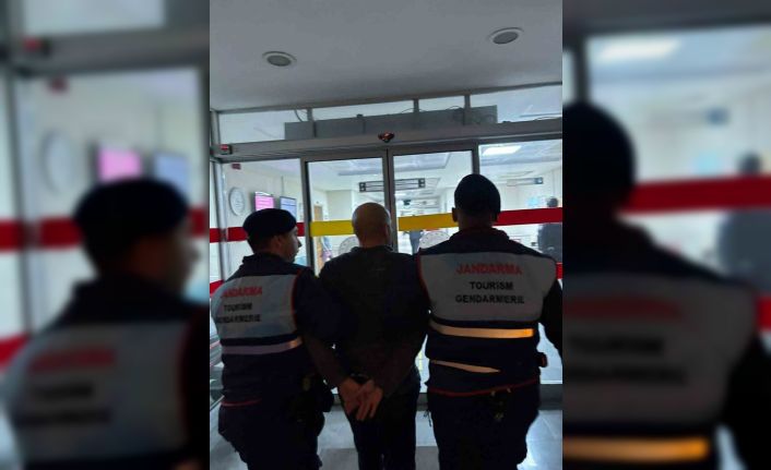 Eşine satırla dehşeti yaşattı