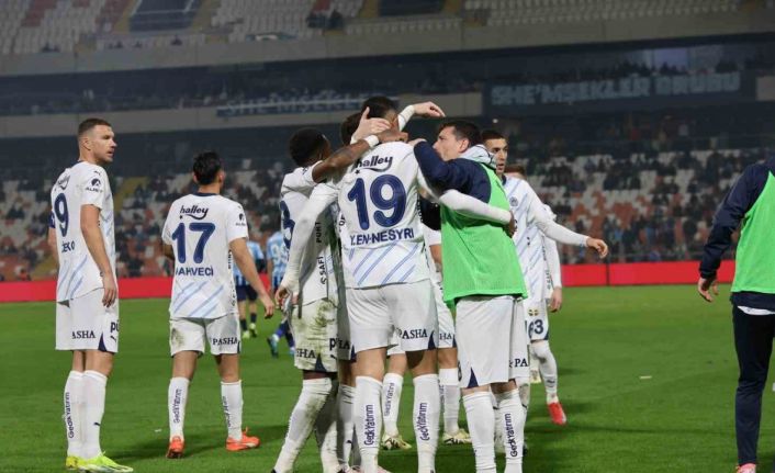 Fenerbahçe, Adana’da golcüleriyle güldü