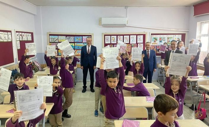 Fethiye’de 32 bin 99 öğrenci karne sevinci yaşadı