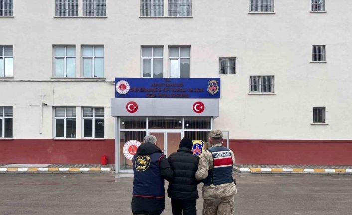 Gümüşhane’de 2 ayrı suçtan 20 yıl hapis cezası bulunan şahıs yakalandı