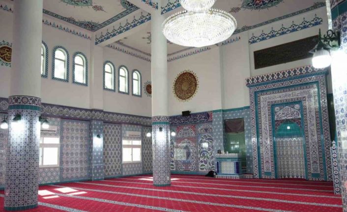 Güney Kore Seul Merkez camisinin halıları Demirci’de dokundu