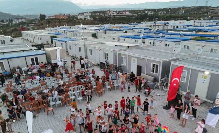 Hatay Büyükşehir Belediyesi yaptıkları şenliklerle 5 ayda 10 bin 690 çocuk doyasıya eğlendi