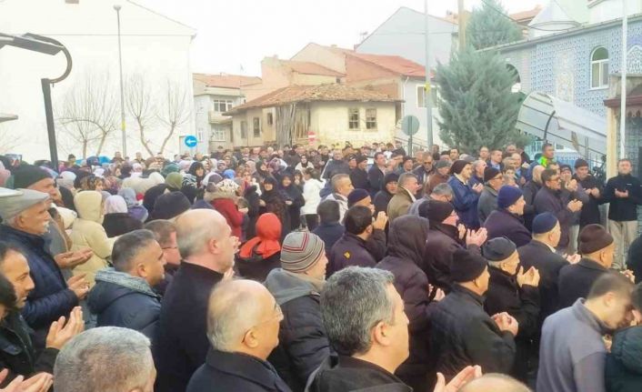 Hisarcık’tan 58 kişilik umre grubu kutsal topraklara uğurlandı