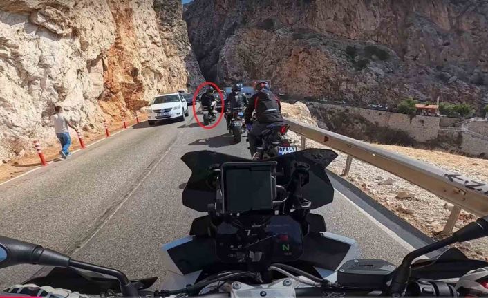 Hızlı, yaşlı ve çılgın: 74 yaşında 900 cc motosikleti sürüyor, yaptıklarını görenler hayrete düşüyor