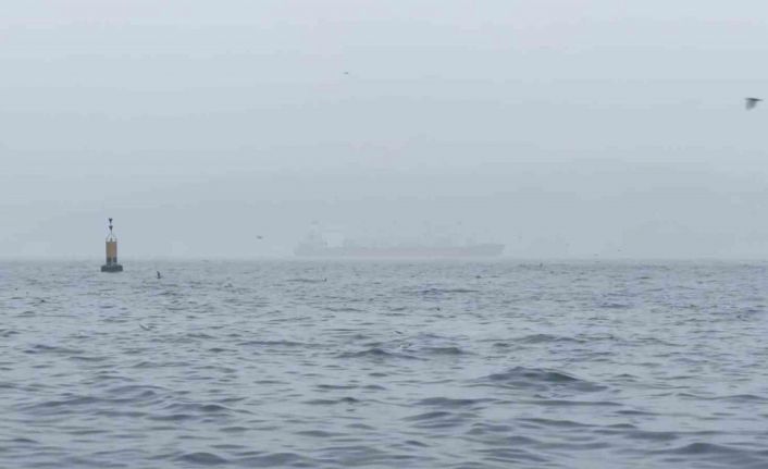 İstanbul Boğazı’nda sis etkili oluyor