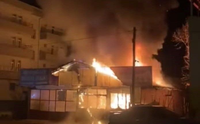 İşyeri alevlere teslim oldu