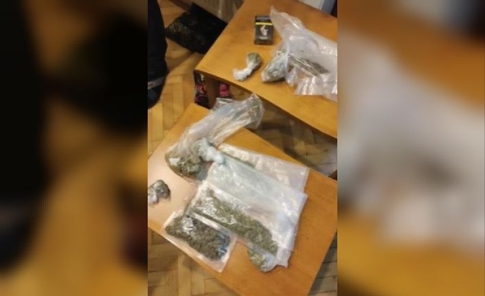 İzmir’de iki ayrı uyuşturucu operasyonu: 2 tutuklama