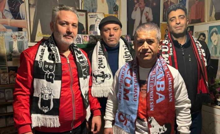 İzmir’de Müslüm Gürses hayranlarından Rasim Ozan Kütahyalı’ya tepki: “Kendisine yakıştıramadık”