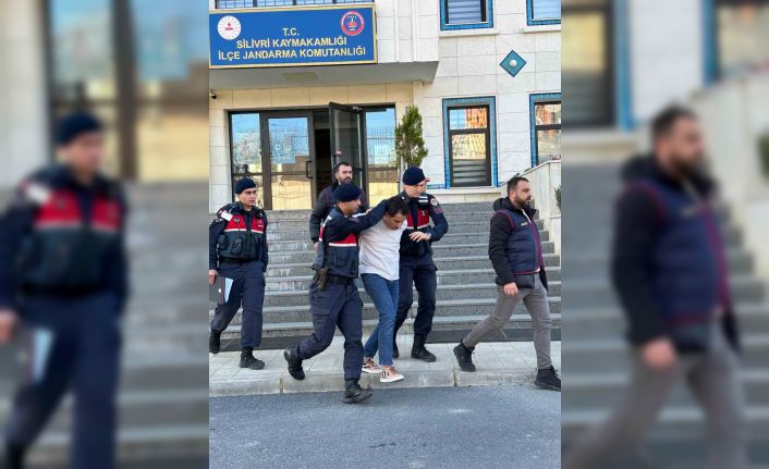 Jandarma aracını çalan şüpheli yakalandı: 90 suç kaydı olduğu ortaya çıktı