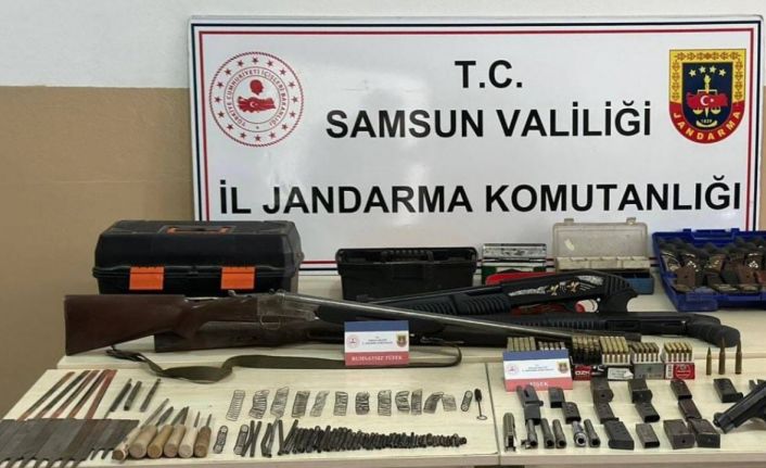 Jandarmadan kaçak silah imalathanesine baskın