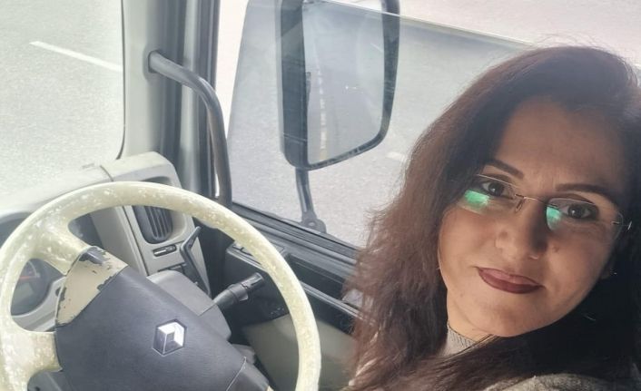 Kadının eli çekiciye değdi