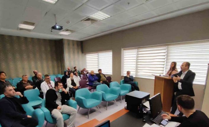 Karapınar’da aile hekimleri Karapınar Devlet Hastanesi’nde toplantıda buluştu