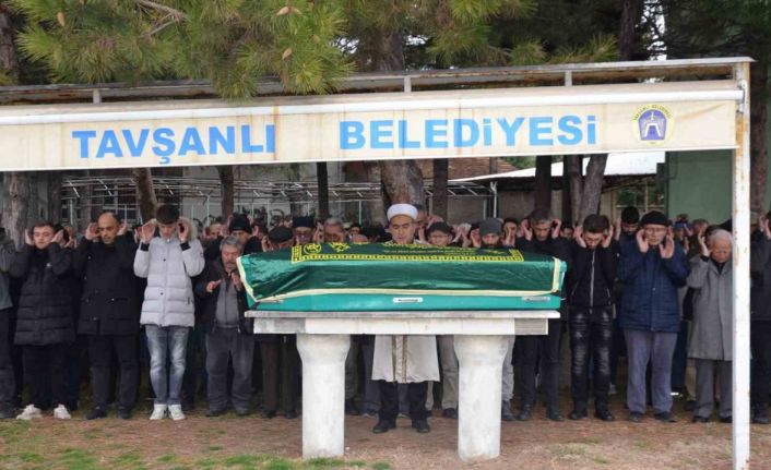 Kaybolduktan 4 gün sonra bulunan ve hastanede hayatını kaybeden yaşlı adam toprağa verildi