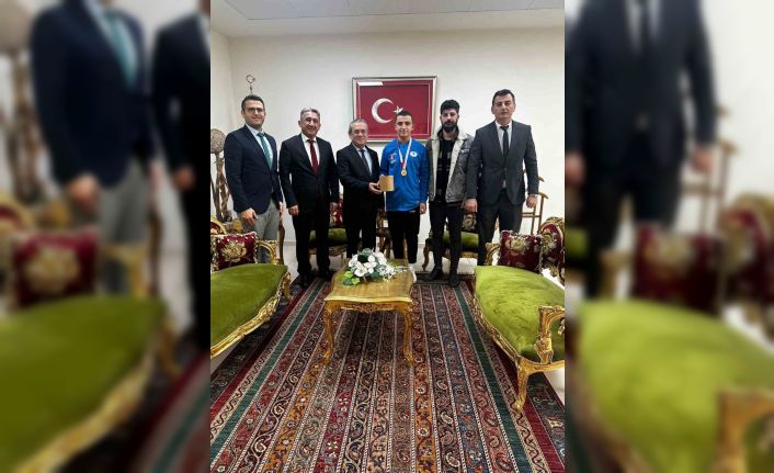 Kaymakam Eriş, Türkiye şampiyonunu ağırladı