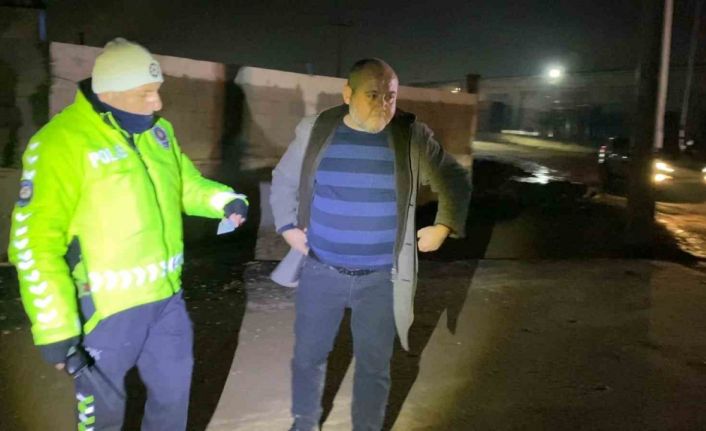 Kendi yaptığı kazayı kayda alıp spiker gibi anlattı