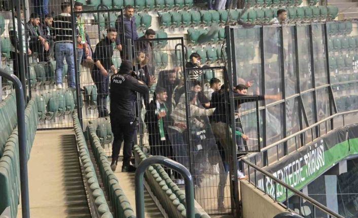 Kocaelispor - Iğdır FK maçında çıkan tribün olaylarında 7 kişi gözaltına alındı
