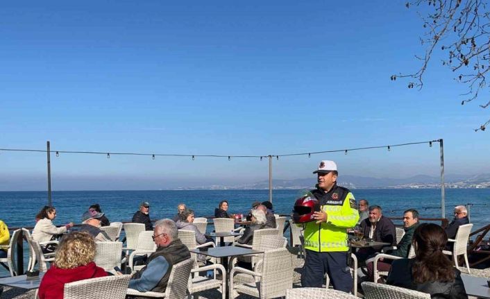 Kuşadası’nda trafik jandarmasından motosiklet ve kask eğitimi