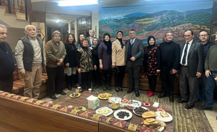 Kütahya Dumlupınar Üniversitesi Rektörü sanatçılarla buluştu