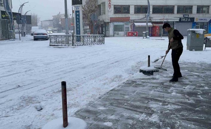 Malazgirt’te kar yağışı