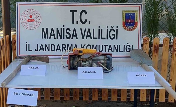 Manisa’da kaçak kazı yapan 5 kişi suçüstü yakalandı
