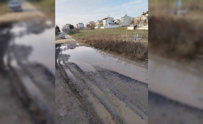 Marmaraereğlisi Yeniçiftlik’te yollar köstebek yuvasına döndü