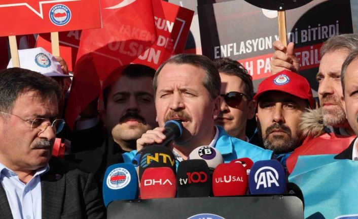 Memur-Sen Hazine ve Maliye Bakanlığı önünde refah payı talebinde bulundu