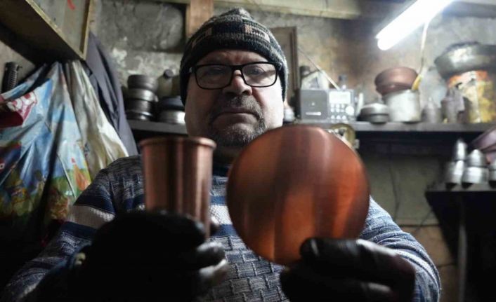 Mesleğin son ustaları yarım asırdır bakır dövüyor