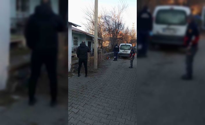 Mezar taşını hazırlayıp evinin bahçesinde intihar etti