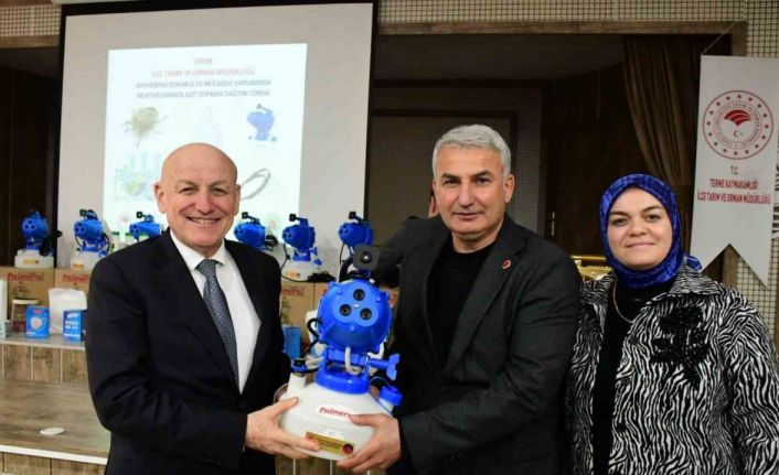 Muhtarlara kahverengi kokarca ile mücadelede için sisleme cihazı dağıtıldı
